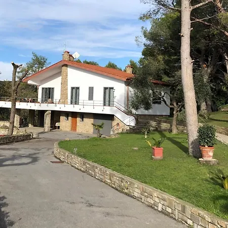 Il Lampin Bed & Breakfast Marina dʼAndora