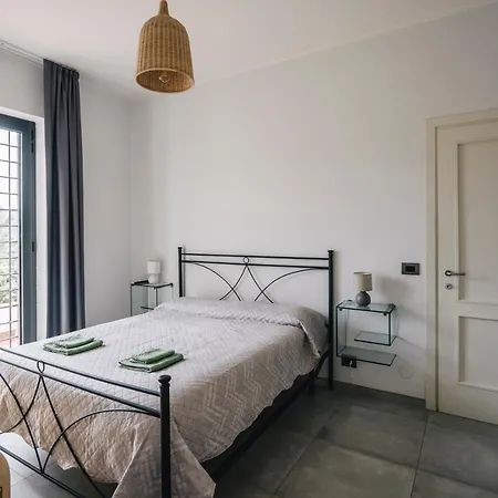 Il Lampin Bed & Breakfast Marina dʼAndora